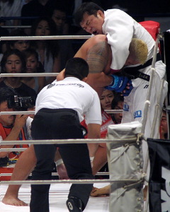 レポ＆写真) [PRIDE GP 2回戦] 6.20 埼玉：番狂わせ無く最終決戦へ