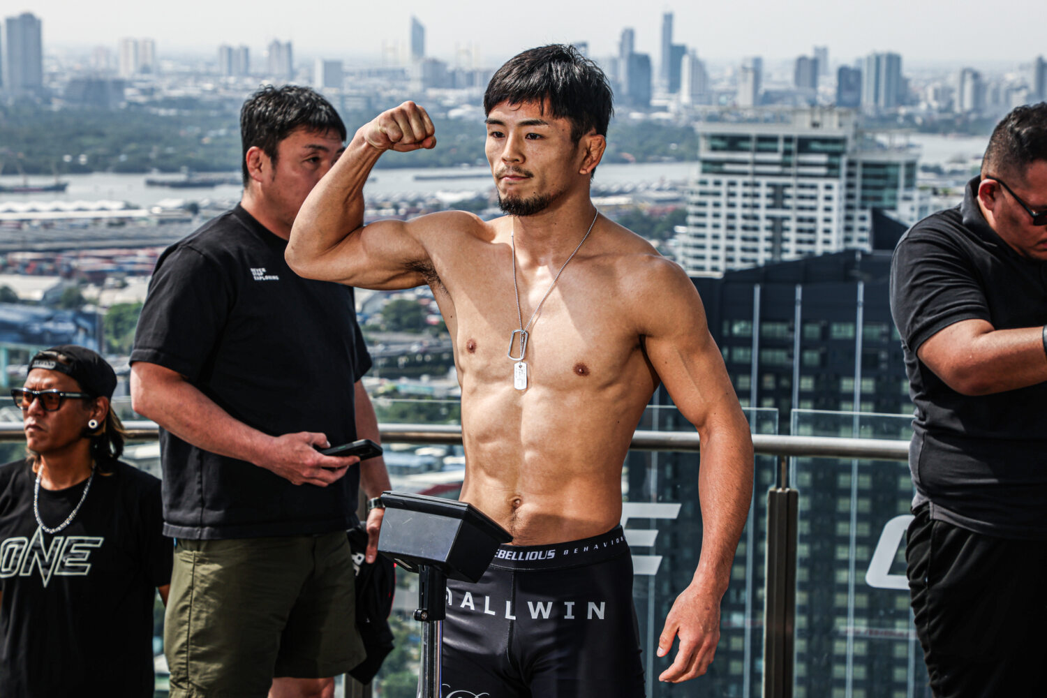 ONEルンピニー FAIRTEXムエタイパンツ Mサイズ 与座優貴選手着用 ONE