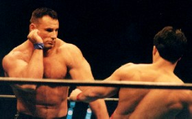 �X�^���h�̍U�h