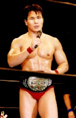 �c���̃}�C�N�A�s�[��