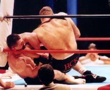 �R�[�i�[�Ń~�[�V���̃A�[�����b�N