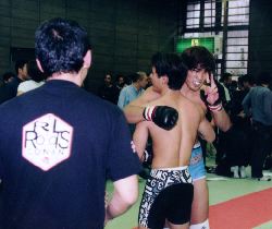 �r�{�ƐA��